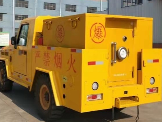 田阳凯龙爆破器材运输车：保障爆破任务的安全运行